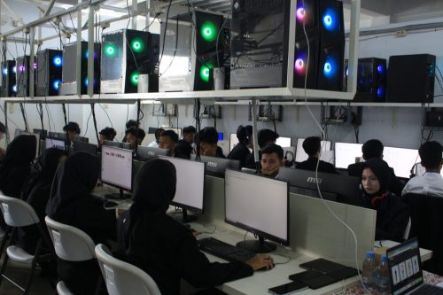 Suasana Lab Komputer DKV