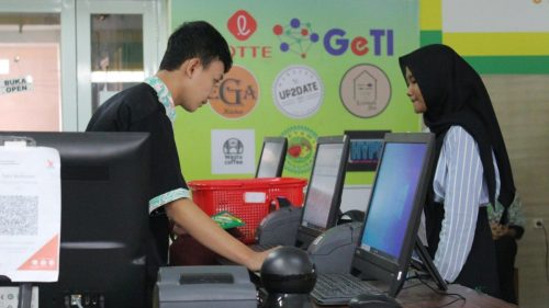 Pelatihan Kasir dan Pengecekan Produk