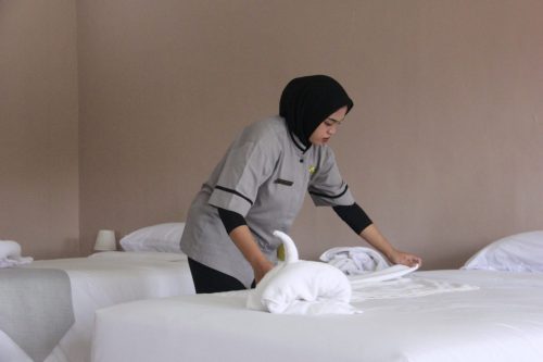 Simulasi Housekeeping Siswa SMK Multicomp